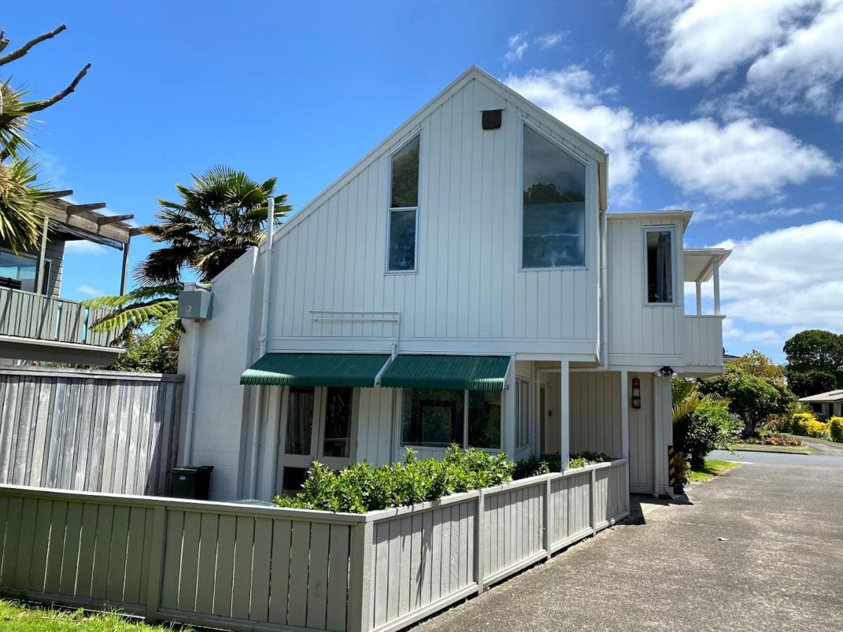 Chamberlain House - 3 Bedroom House By Manly Beach โอ๊คแลนด์ ภายนอก รูปภาพ